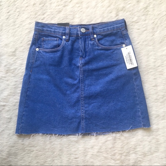 ✨Perfect Denim Mini Skirt by BLANK NYC - Picture 1 of 3